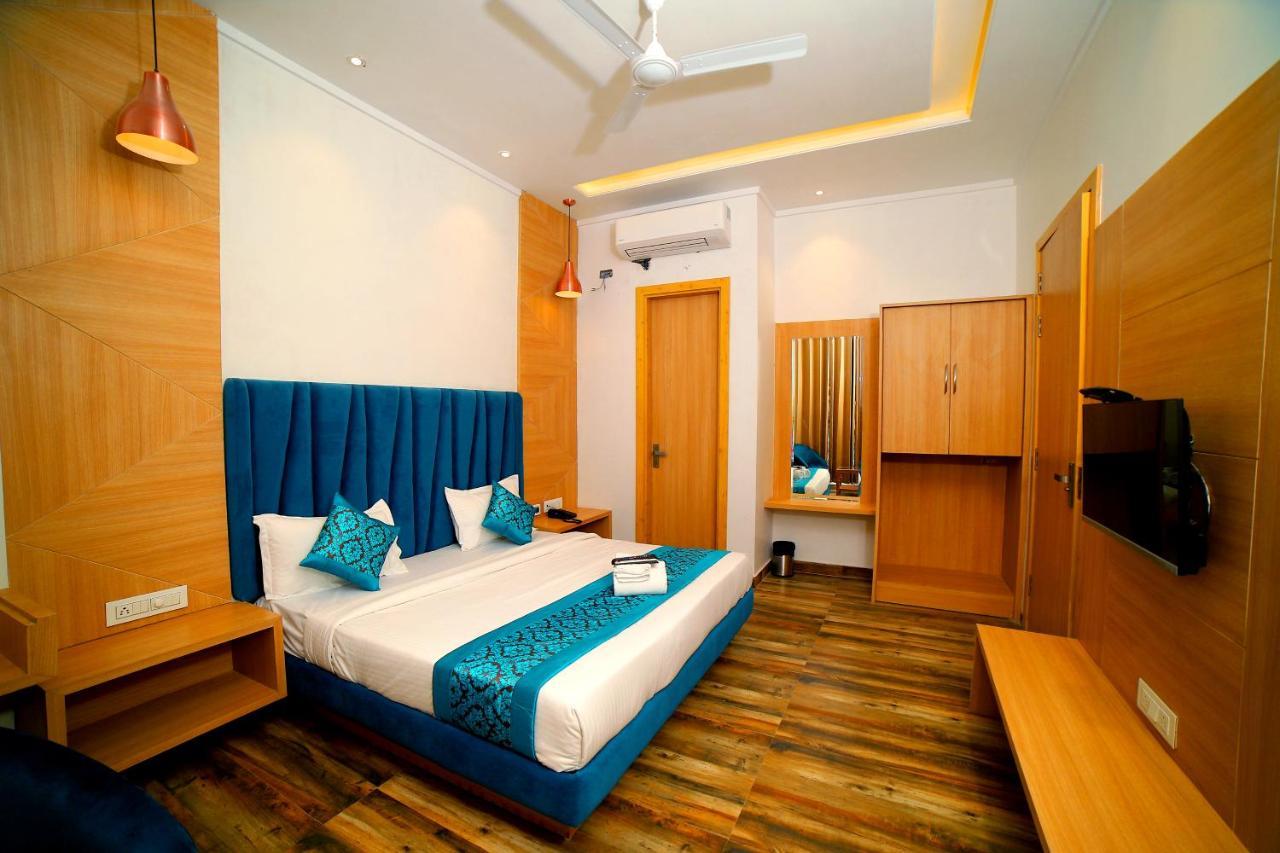 Hotel Diamond View Amritsar Exteriör bild