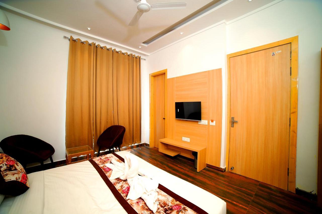 Hotel Diamond View Amritsar Exteriör bild