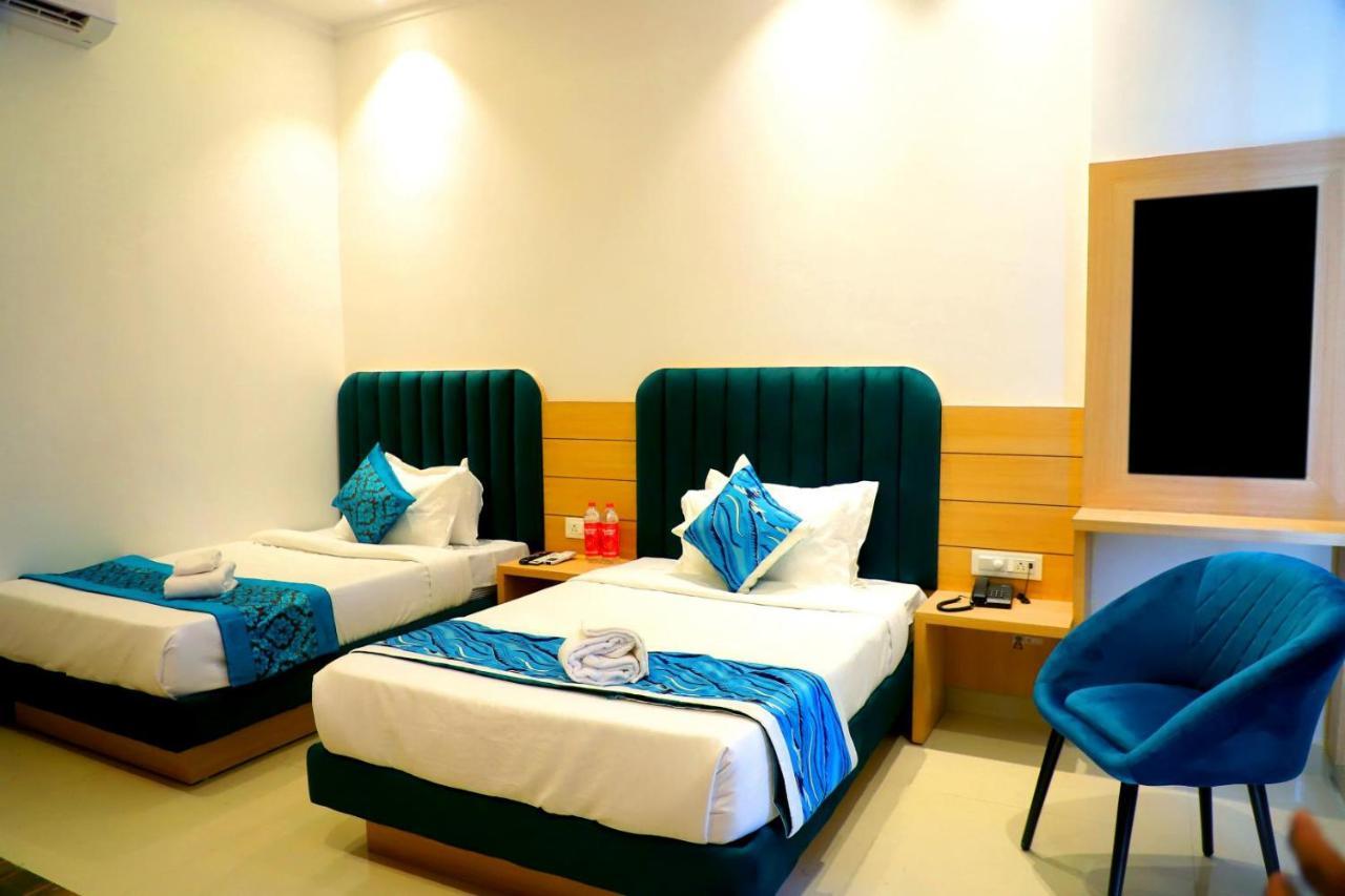 Hotel Diamond View Amritsar Exteriör bild
