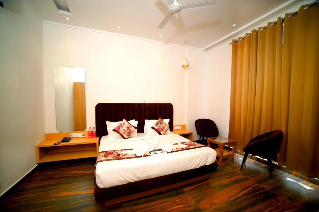 Hotel Diamond View Amritsar Exteriör bild