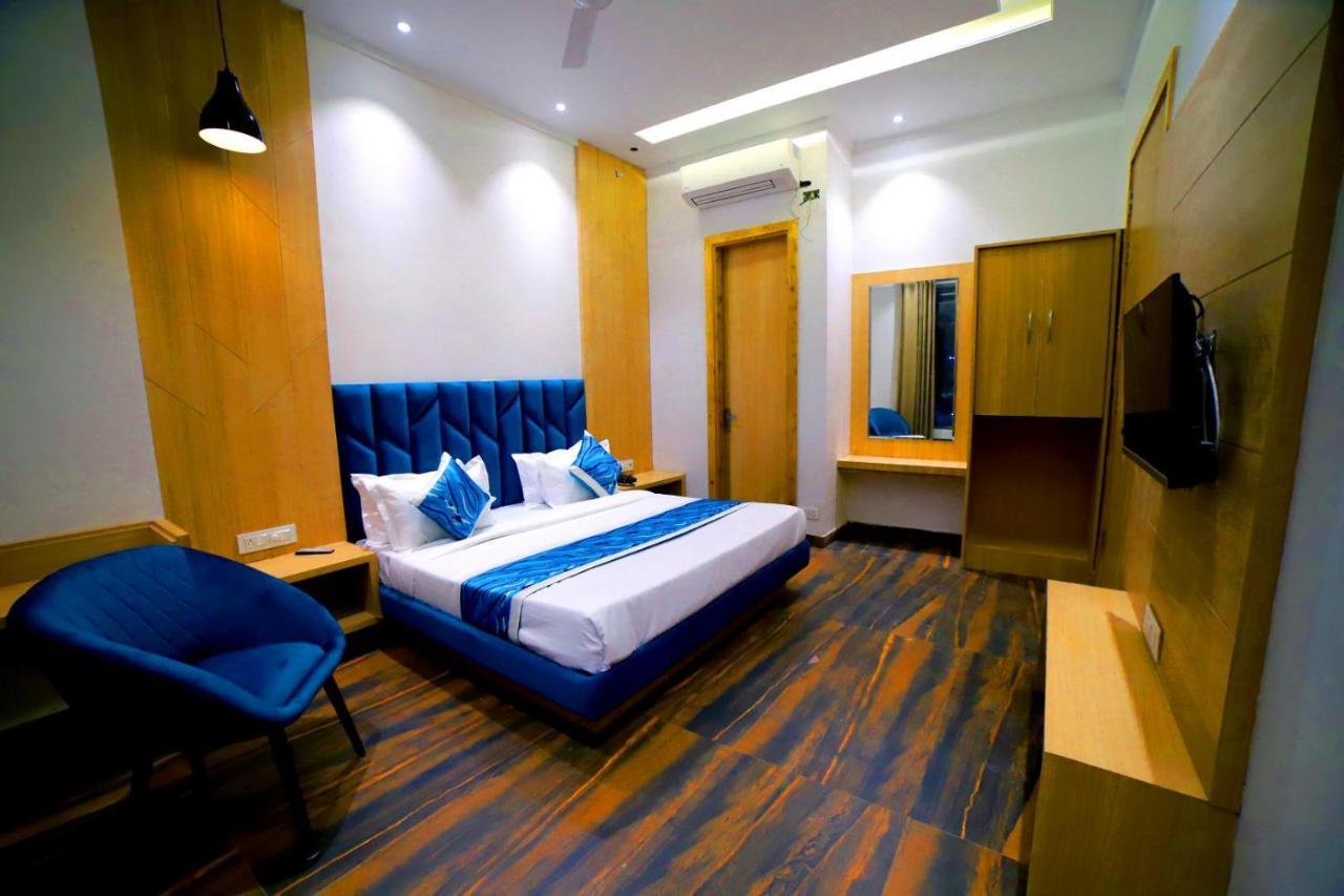 Hotel Diamond View Amritsar Exteriör bild