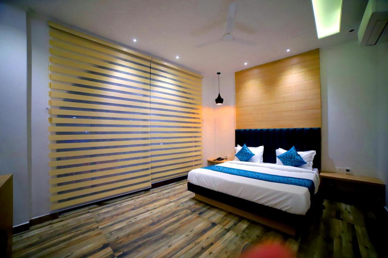 Hotel Diamond View Amritsar Exteriör bild